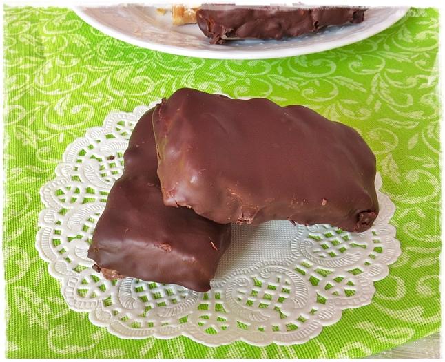 Snickers Çikolata Tarifi Oktay Usta yapılışı en kolay yemek tarifleri