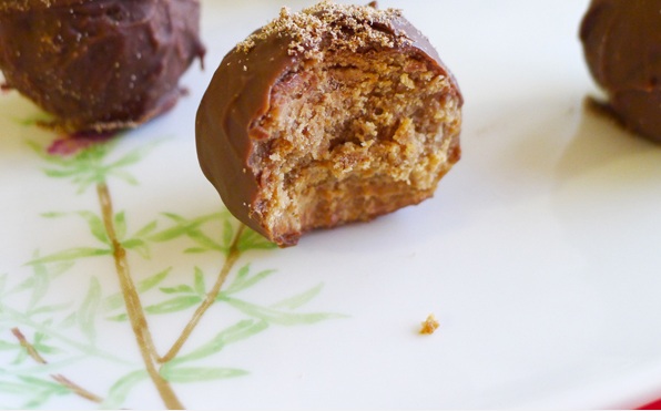 Fındıklı Çikolata Topları Tarifi pratik kolay oktay usta kolay resimli
